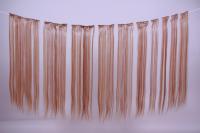 Extensions in blond und rot aus Kanekalon