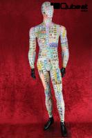 M�nnliche Schaufensterpuppe mit Briefmarken beklebt