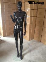 Schwarz gl�nzende, weibliche Schaufensterpuppe