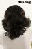 Braune, mittellange Frauenpercke mit Locken