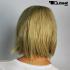 Modische, blonde Percke mit Pony