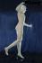 Schaufensterpuppe Schaufensterfigur mnnlich wei glnzend springend lachend Sportler