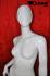 Weibliche Schaufensterpuppe / Mannequin faceless white shining