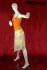 Weibliche Schaufensterpuppe / Mannequin faceless white shining