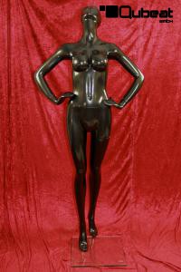 Anthrazit-gl�nzende, weibliche Schaufensterpuppe mit abstraktem Gesicht