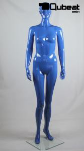 Blaue Schaufensterfigur weiblich