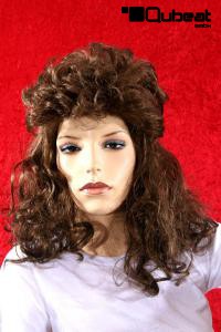 Braune, volle Langhaarpercke mit Locken
