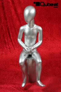 Kinder-Schaufensterpuppe, silber, sitzend