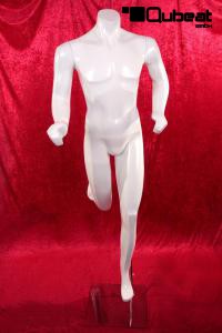 Mnnliche joggende Schaufensterpuppe in wei glnzend Sportler Mannequin