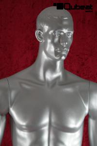 Mnnliche Schaufensterpuppe, silber