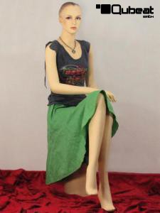 Sitzende Schaufensterpuppe / Mannequin