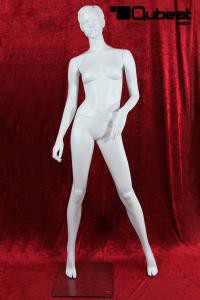 Weibliche Schaufensterfigur wei� matt Schaufensterpuppe Mannequin