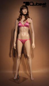 Weibliche Schaufensterpuppe / Mannequin