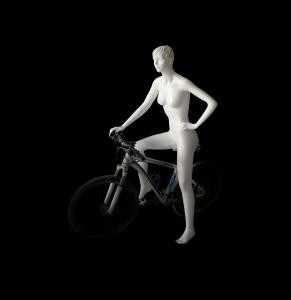 Weibliche Schaufensterpuppe wei matt halbsitzend Radfahrer B-Ware