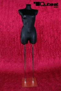 Weibliche Schneiderpuppe schwarz