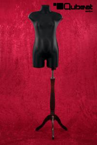 Weibliche, schwarze Schneiderpuppe mit Babybauch und dunklem Holzst�nder