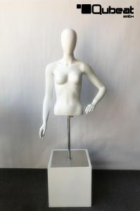 Weiblicher Torso mit Kopf wei glnzend gesichtslos Figurentorso Puppentorso Oberkrper