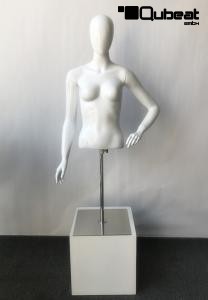 Weiblicher Torso mit Kopf wei matt gesichtslos Figurentorso Puppentorso Oberkrper