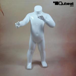 Window mannequin, standing